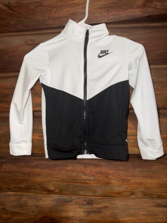 Nike Other - Nike White and Black Full-Zip Jacket Kids-4T
